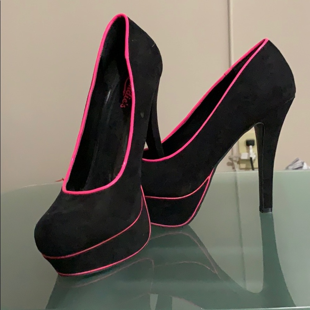 Neon pink and black Candies Pumps